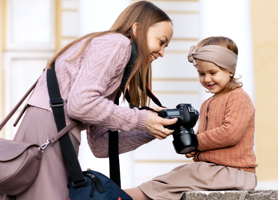 Child model posing for USA Models child modeling services
